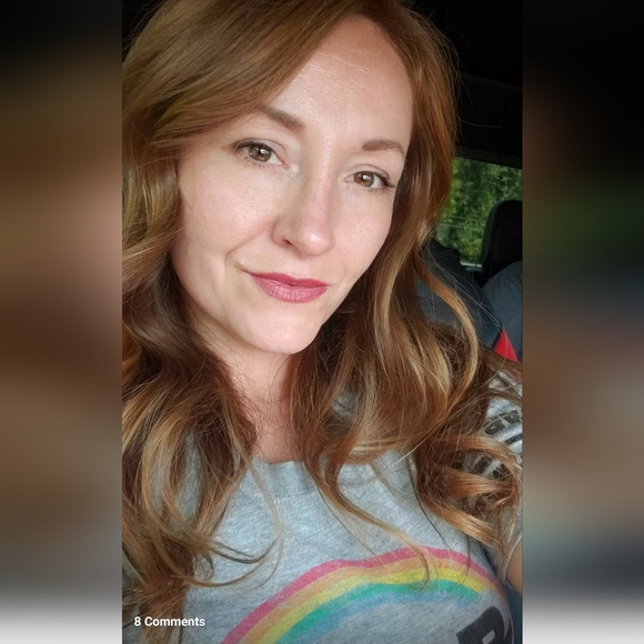 Meet your Posher, Lori - Picture 1 of 1